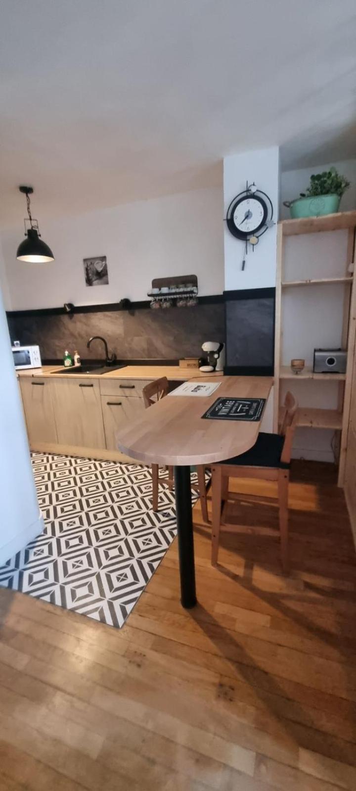Ferienwohnung Bayard La Tour Charleville-Mézières Exterior foto